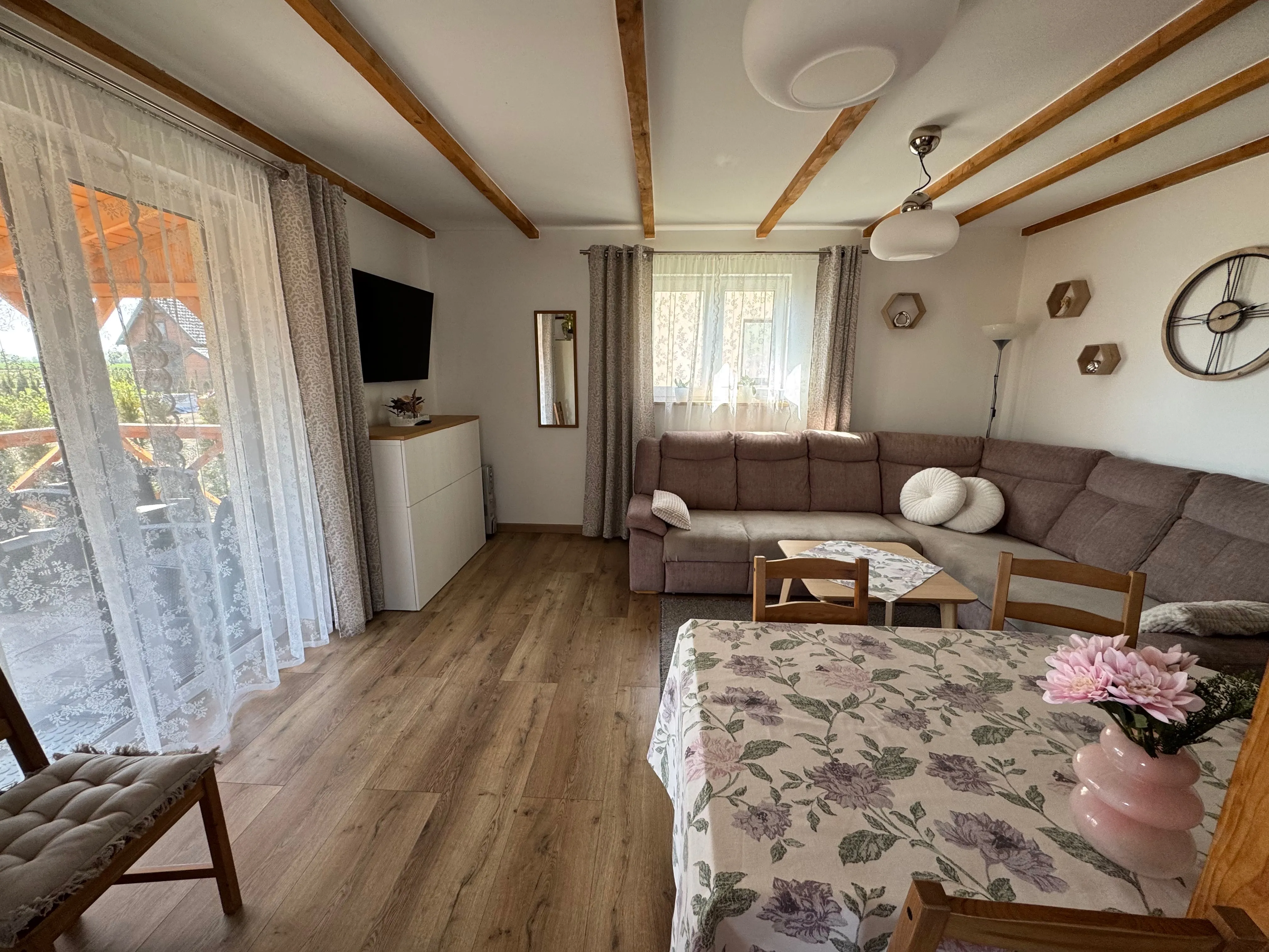 Salon na dole — widok ogólny